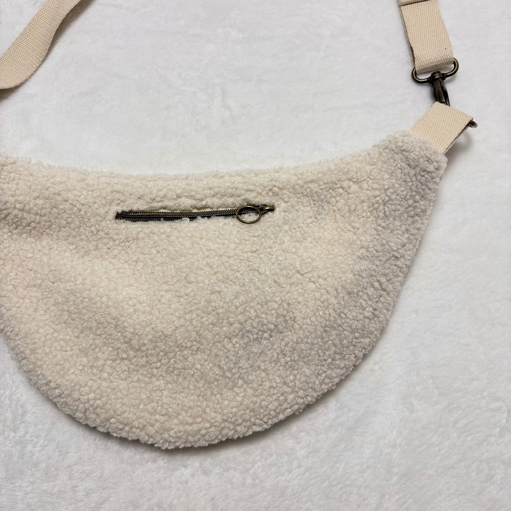 Minimalist Teddy Fleece Fanny Pack Slouchy Crescent Crossbody Bag Neutral‎ - Picture 4 of 9